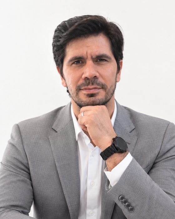 Dr. Iván Sena